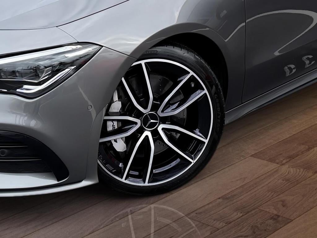 Mercedes-Benz CLA 35 AMG Shooting Brake