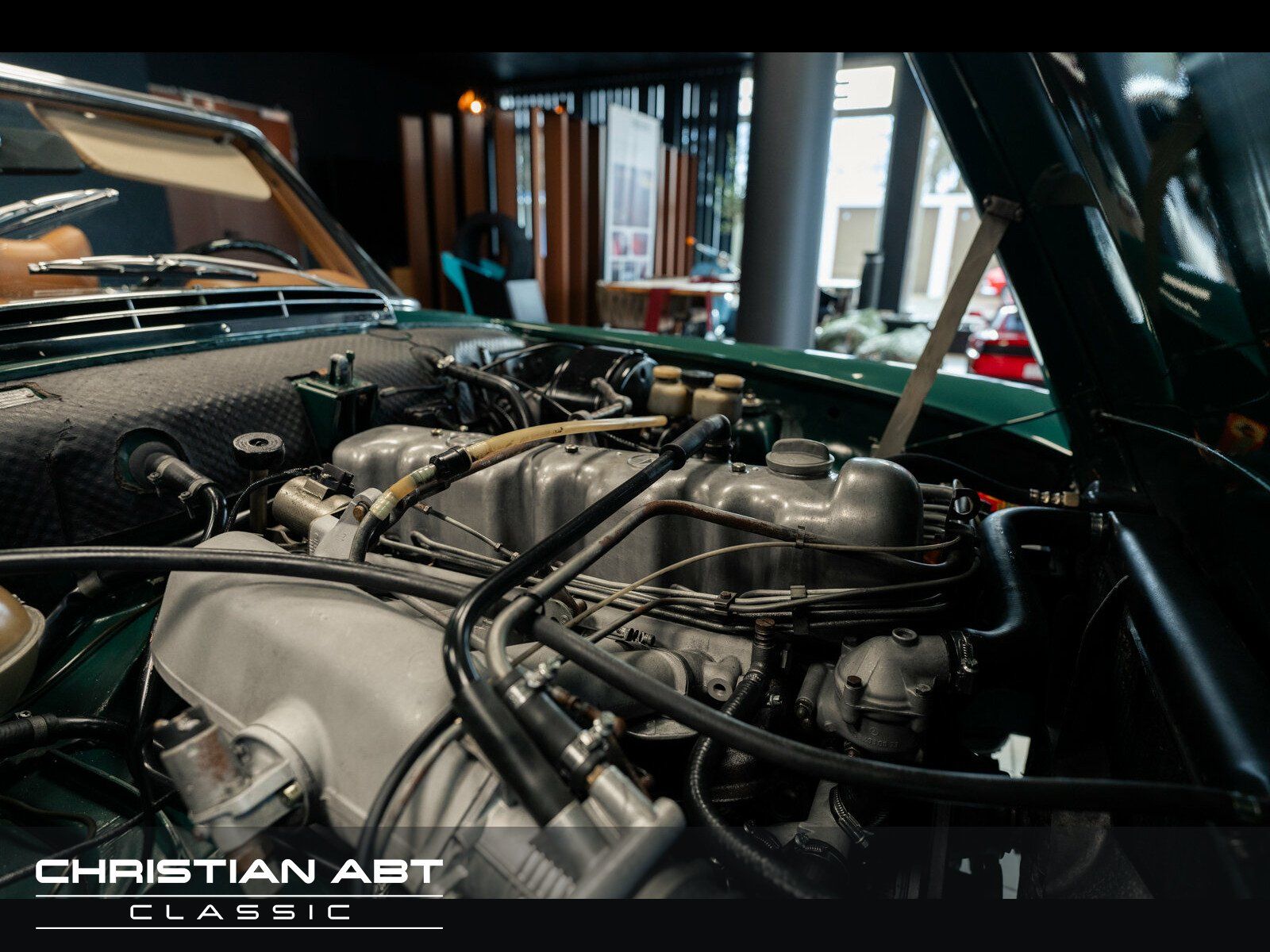 Fahrzeugabbildung Mercedes-Benz SL 280 Pagode