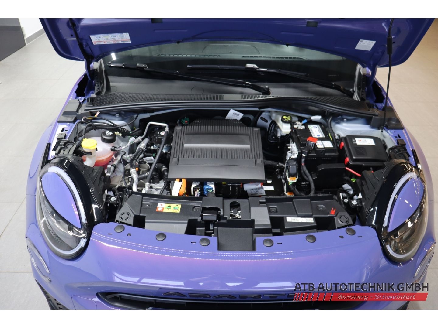 Fahrzeugabbildung Abarth 600e Scorpionissima 280 PS Navi LED PDCv+h Totwi