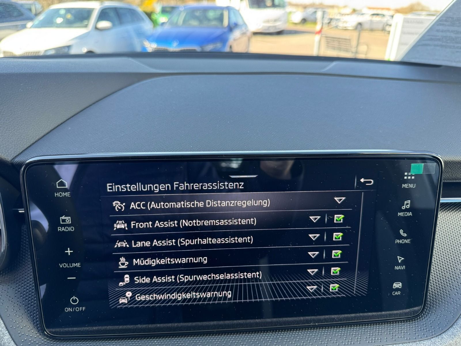 Fahrzeugabbildung SKODA Kamiq Tour 1,5 TSI DSG*RFK*MATRIX*NAVI*SideAss