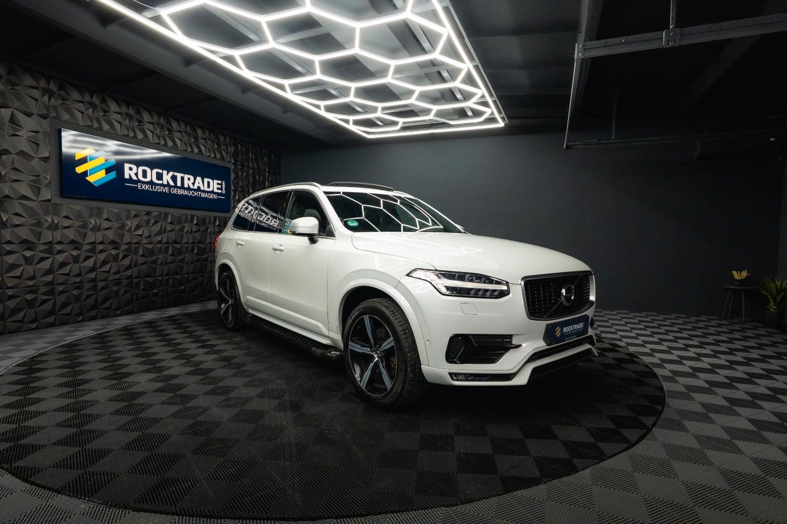 Fahrzeugabbildung Volvo XC90 R Design AWD Night-Paket | ACC | PANO | LED