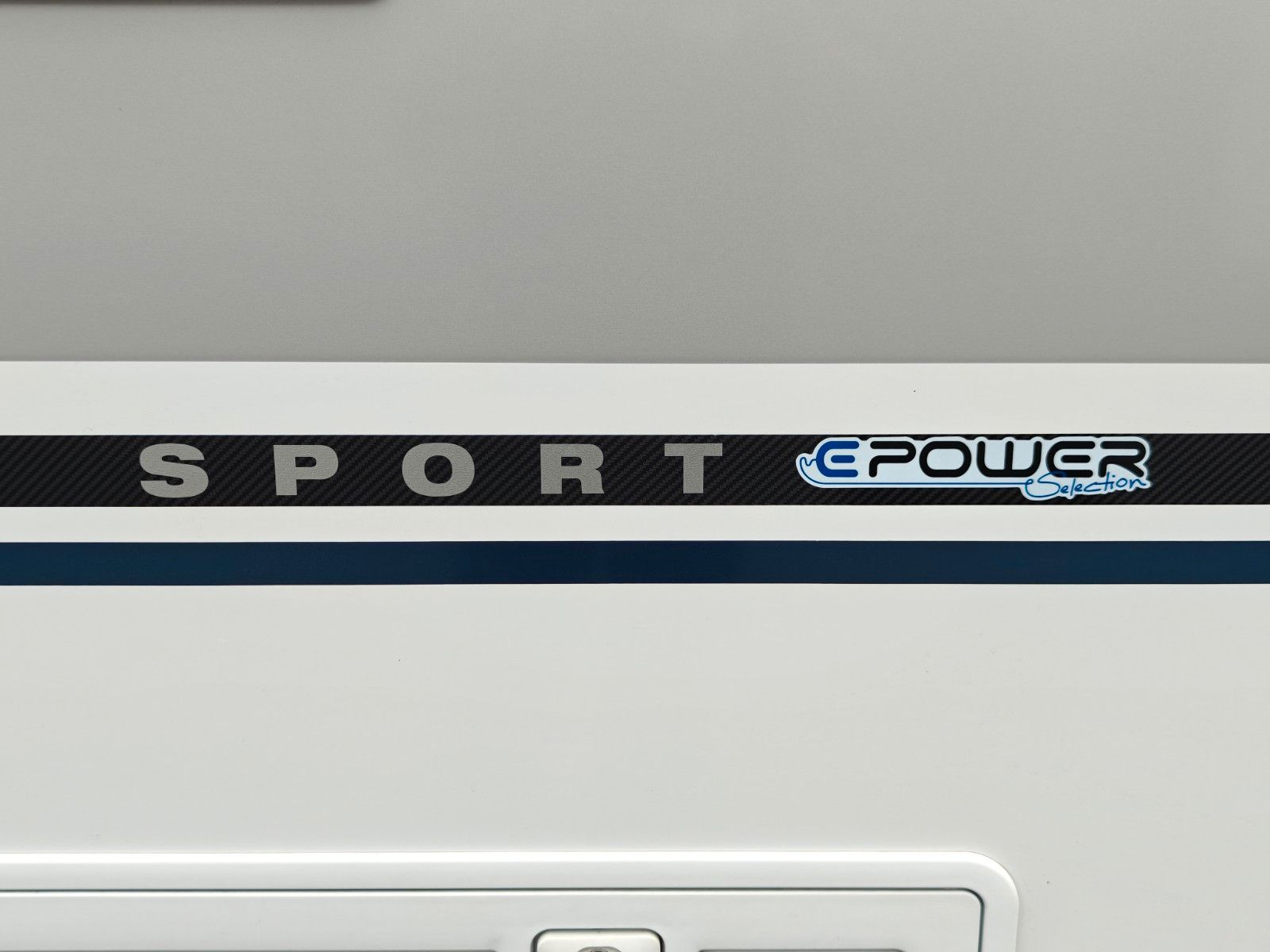 Fahrzeugabbildung Knaus Sport 400 QD EPower Selection - Mover, Klima -