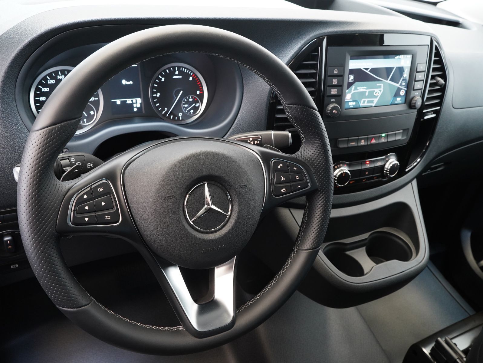 Fahrzeugabbildung Mercedes-Benz Vito Tourer 119 CDI Pro 4x4 lang PÖSSL/KÜCHE