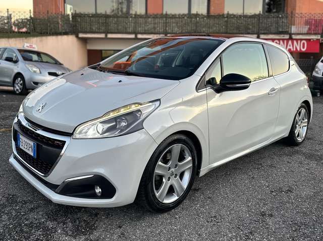 Peugeot 208 208 3p 1.2 puretech t GT Line s *PER