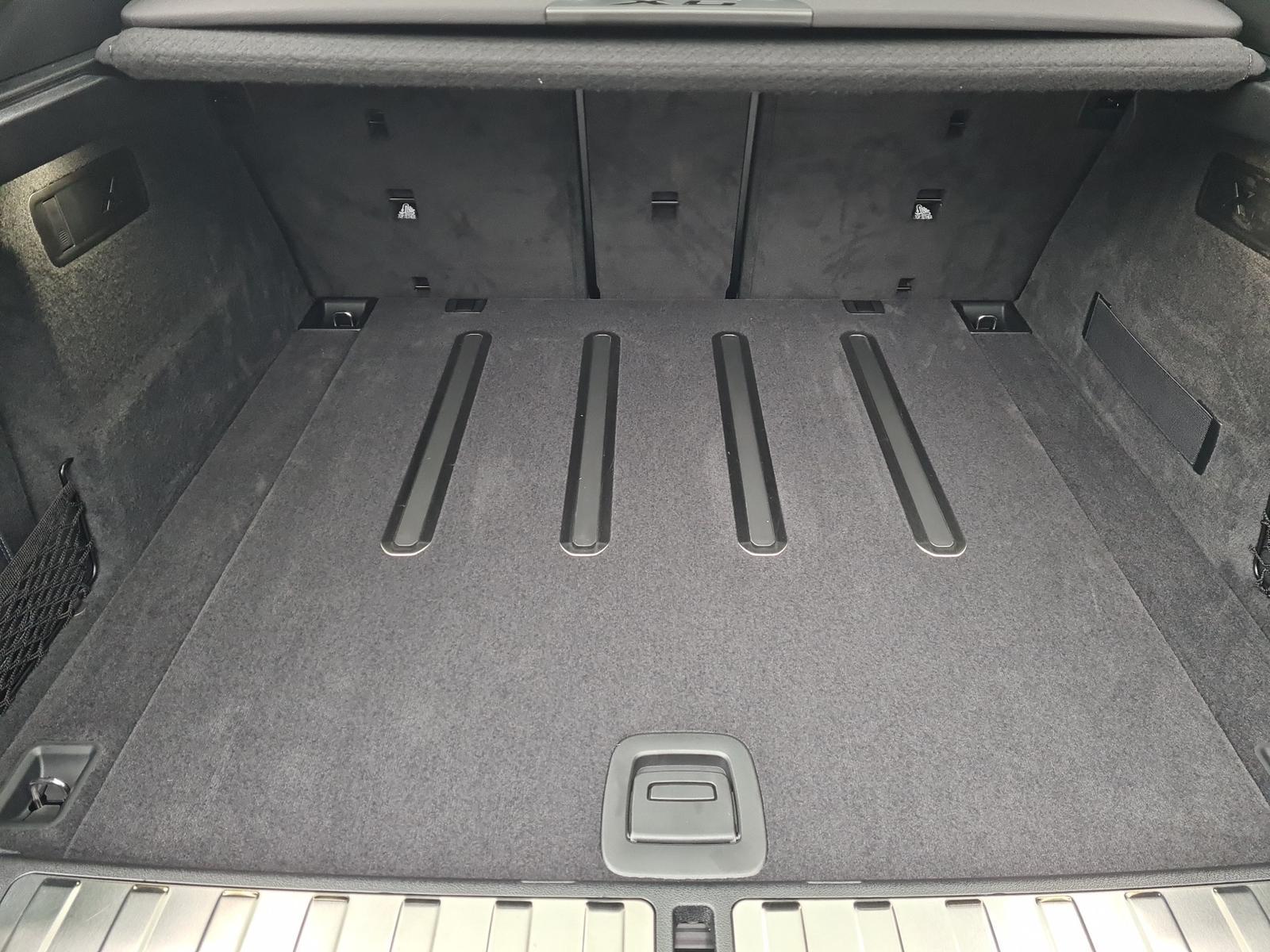 BMW X6 M60i DrivAssPro+Innovation+Wärme+Pano+Komfort