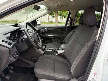 Ford Kuga - 12