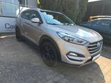 Hyundai Tucson Intro Edition 4WD*Navi*Spurhalte*Kamera.. - Hyundai: In