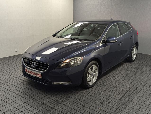 Volvo V40 Momentum+Autom+ACC+TotW+Keyless+Kamar+Nav+BT