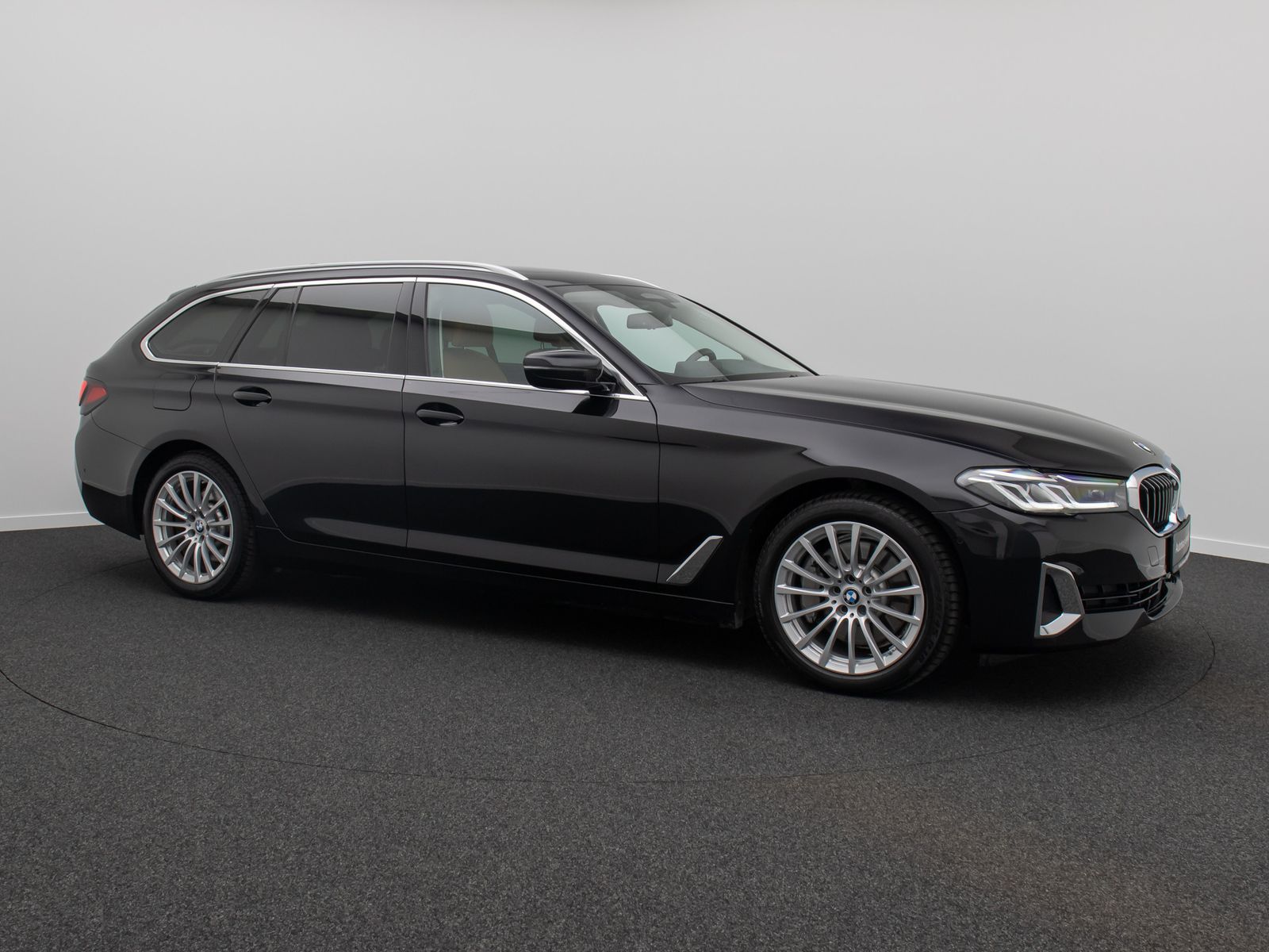 Fahrzeugabbildung BMW 530i xD Luxury Line DAB Kamera HUD HiFi Panorama