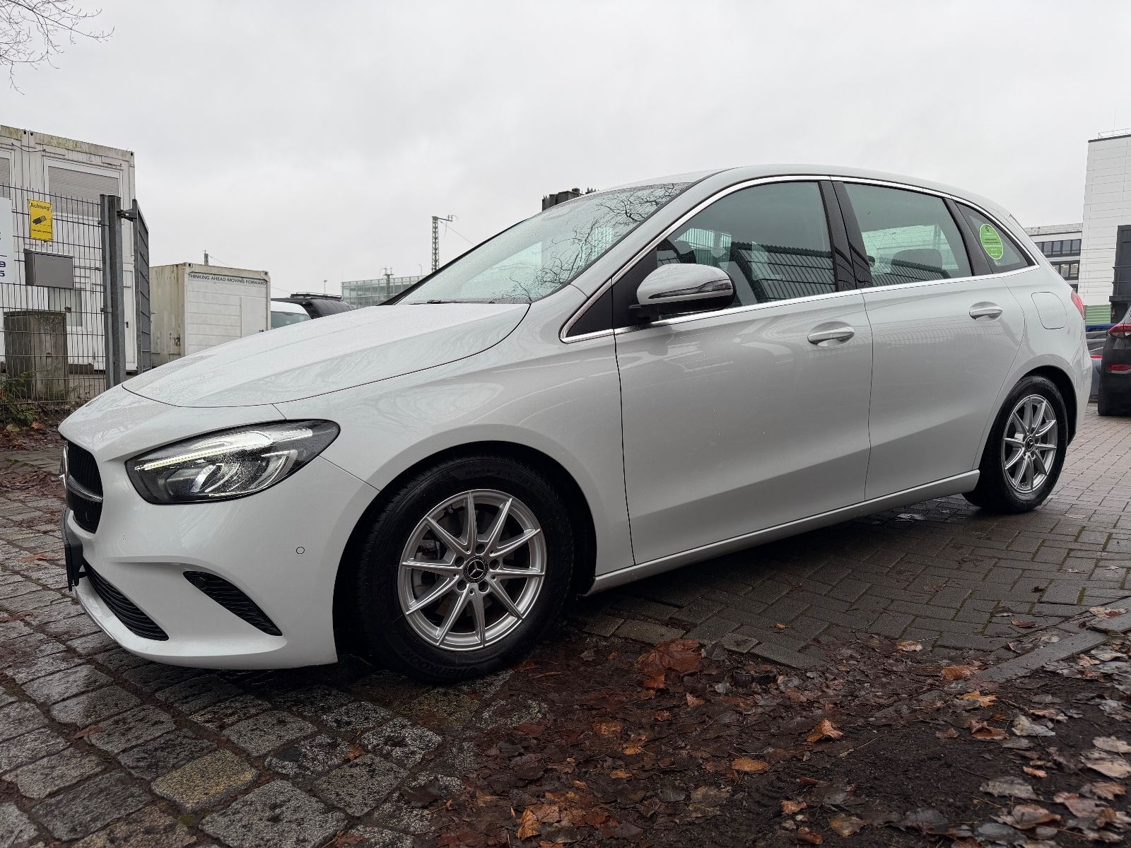 Fahrzeugabbildung Mercedes-Benz B 200 MULTIBEAM*TEMPO*KAMERA*AHK*WIDESCREEN