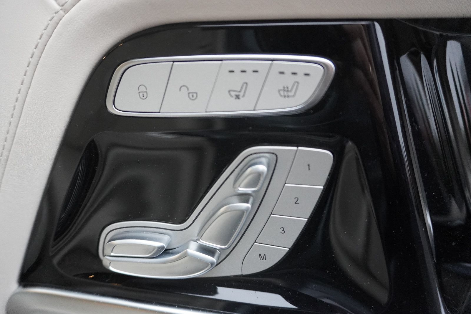 Fahrzeugabbildung Mercedes-Benz G 450 d AMG Line,Superior,