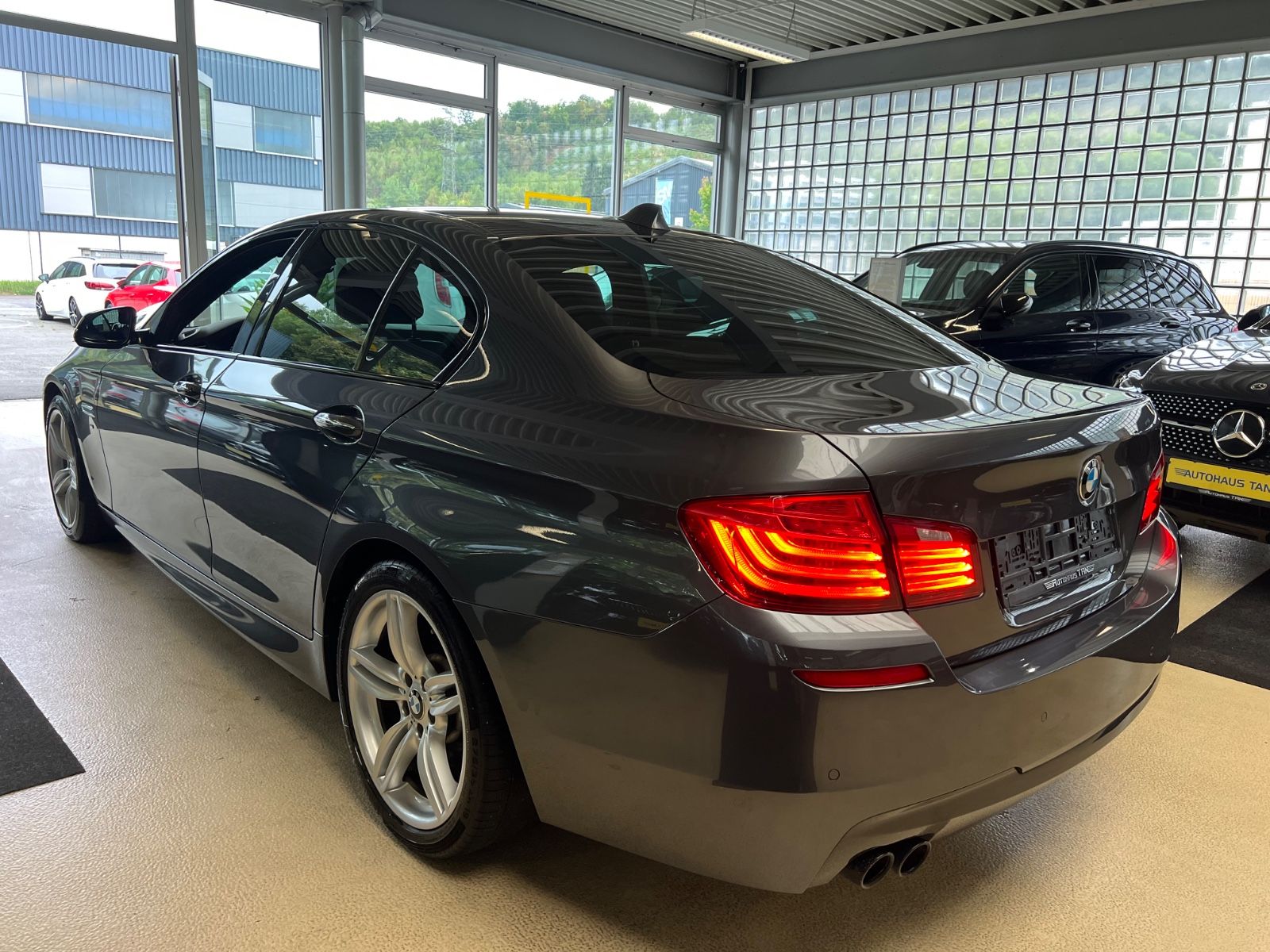 Fahrzeugabbildung BMW 530 5 Lim. M SPORT PAKET * LCI * HEAD-UP*