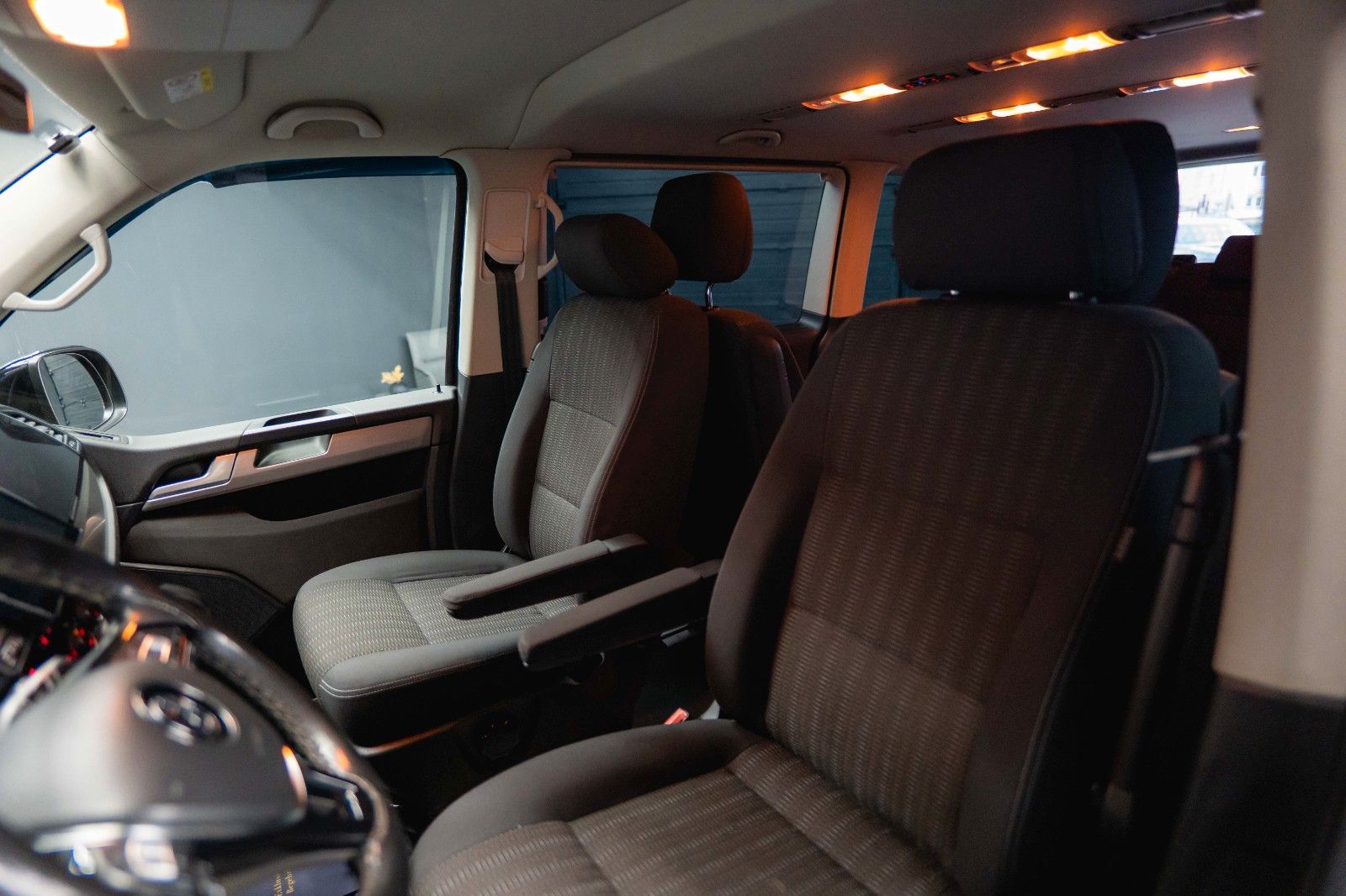 Fahrzeugabbildung Volkswagen T6 Multivan 2.0 TDI DSG Lang *ACC*CarPlay*DAB*