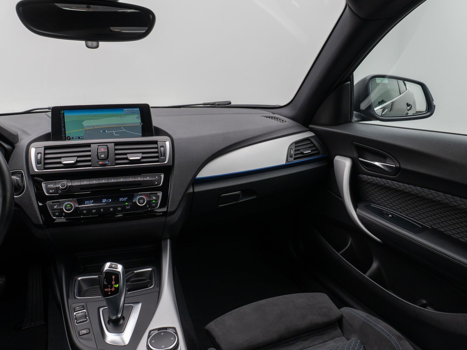 Fahrzeugabbildung BMW 228i Coupé M Sport NaviPro DAB HiFi Xenon PDC
