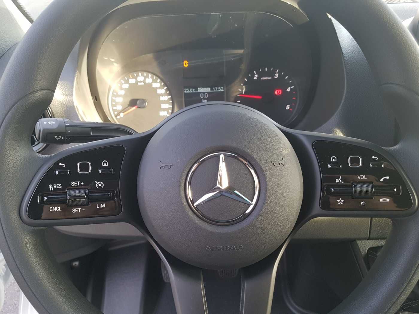 Fahrzeugabbildung Mercedes-Benz Sprinter 317 CDI 4325 Klima Kamera MBUX Tepmomat