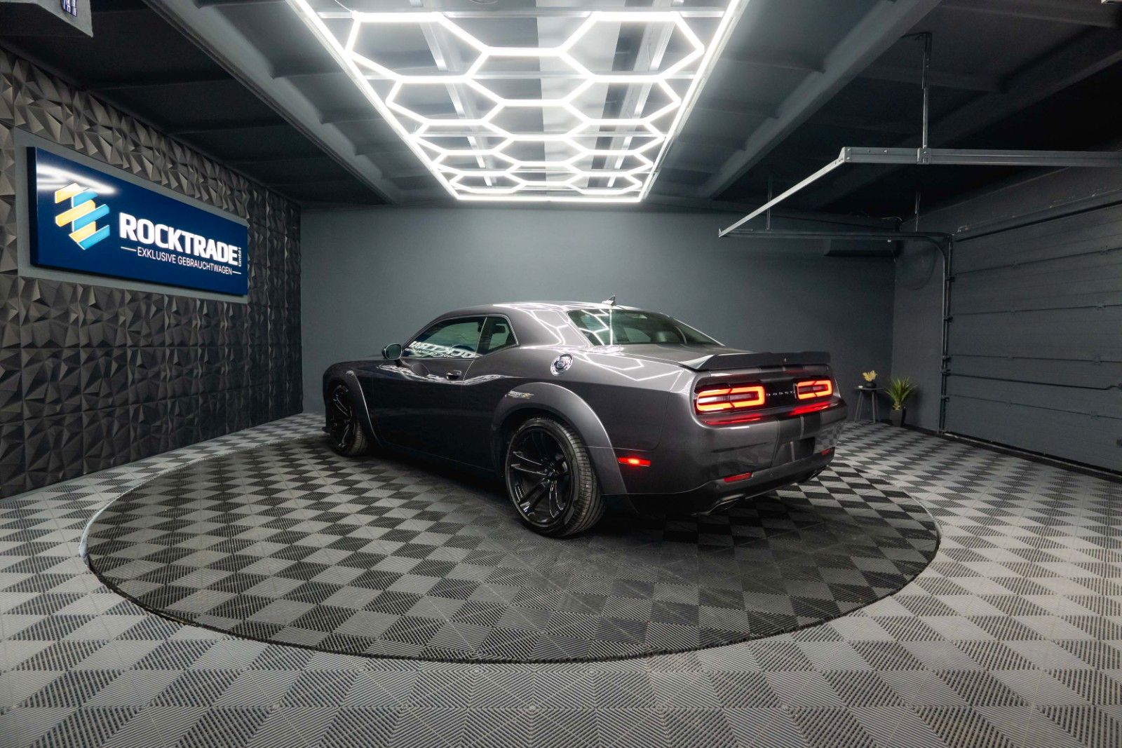 Fahrzeugabbildung Dodge Challenger 5.7 V8 R/T SRT WIDE BODY Super Track