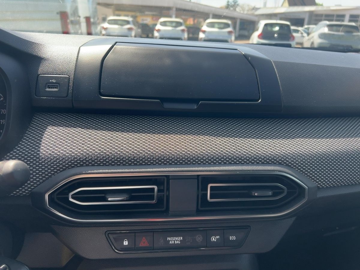 Fahrzeugabbildung Dacia Sandero Comfort TCe 90 AHK