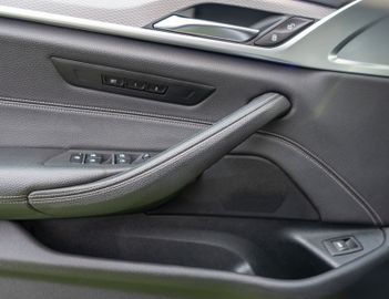 Fahrzeugabbildung BMW 540d Touring xDrive M-SPORT|KEYL|360°|AMBI|DISP