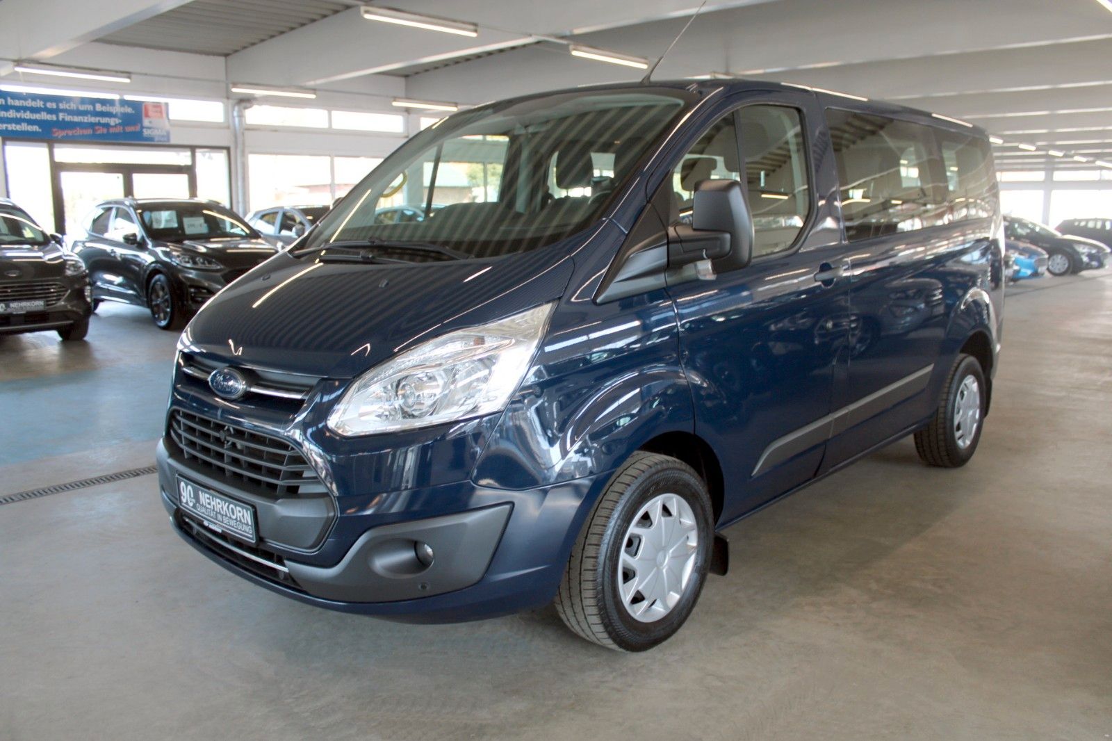 Fahrzeugabbildung Ford Transit Custom Kombi TREND 9-Si Doppelklima AHK