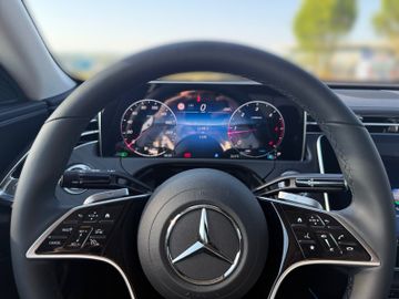 Mercedes E 200 - 8