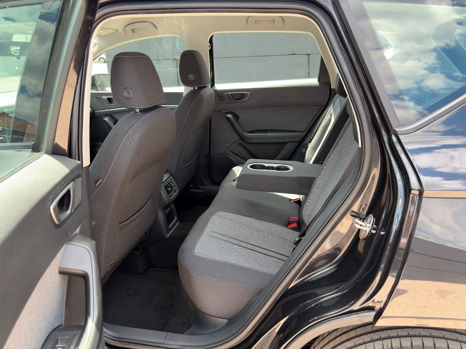 Fahrzeugabbildung SEAT Ateca Style 1,5 TSI DSG Tempomat LHZ SHZ CAM NAV
