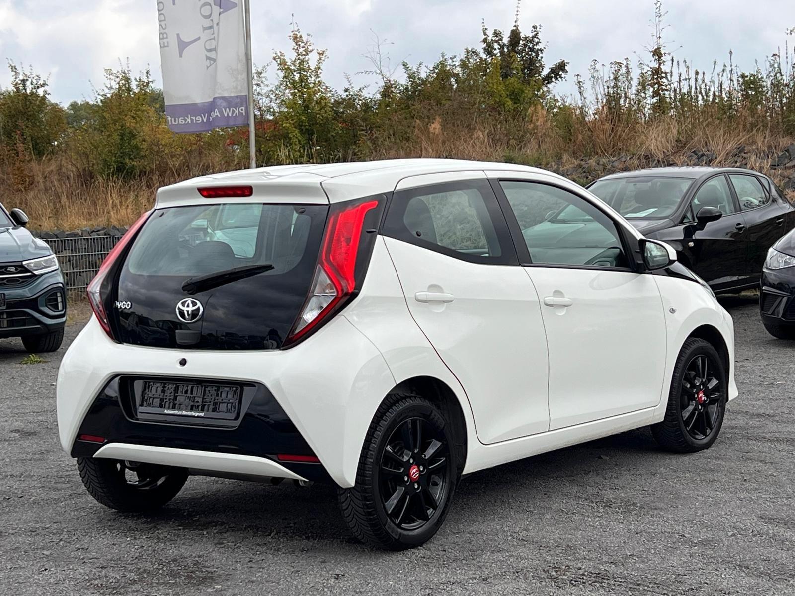 Toyota Aygo AYGO*Car-play*Rf.kamera