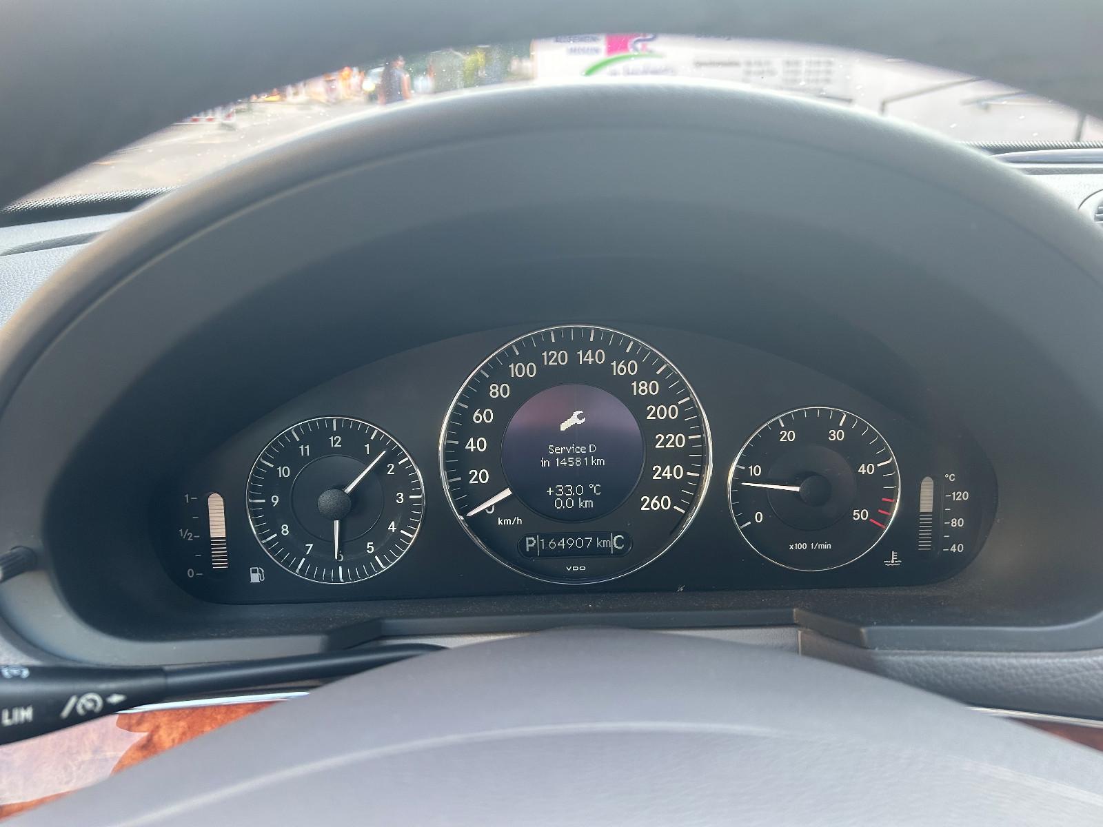 Mercedes-Benz E220CDI-Elegance-Aut-PDC-VornHinten-Klimaaut-Alu