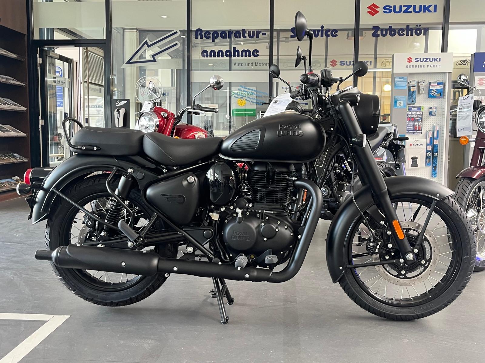 Royal Enfield Classic 350 in Stealth Black