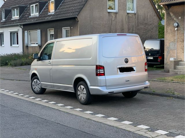 Volkswagen Vw T5 Transporter (neuer Motor)