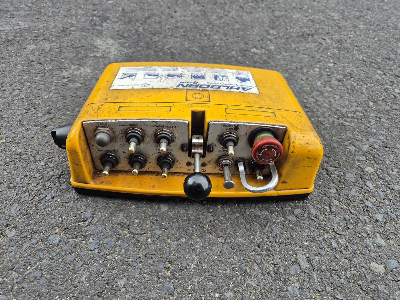 Fahrzeugabbildung Mercedes-Benz Unimog U400 4x4 Zweiwege ZAGRO 800t/52 Achsen