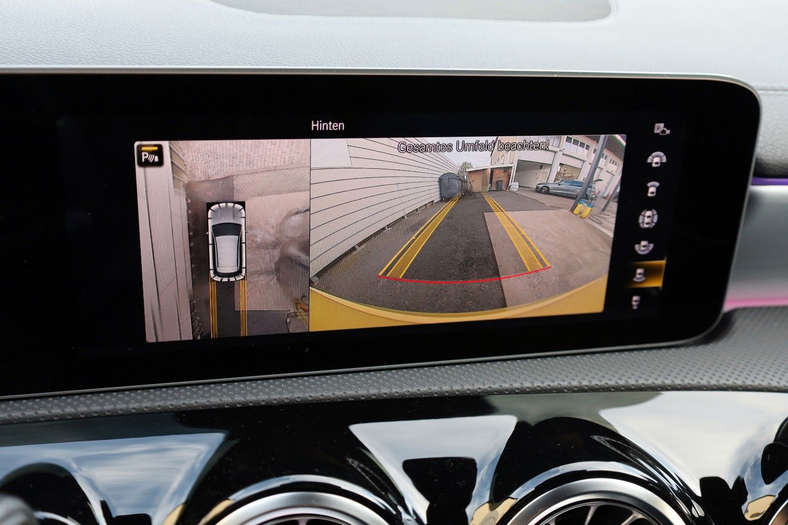 Fahrzeugabbildung Mercedes-Benz CLA 200d SB AMG Leder,Navi,LED,ACC,Burmester,360