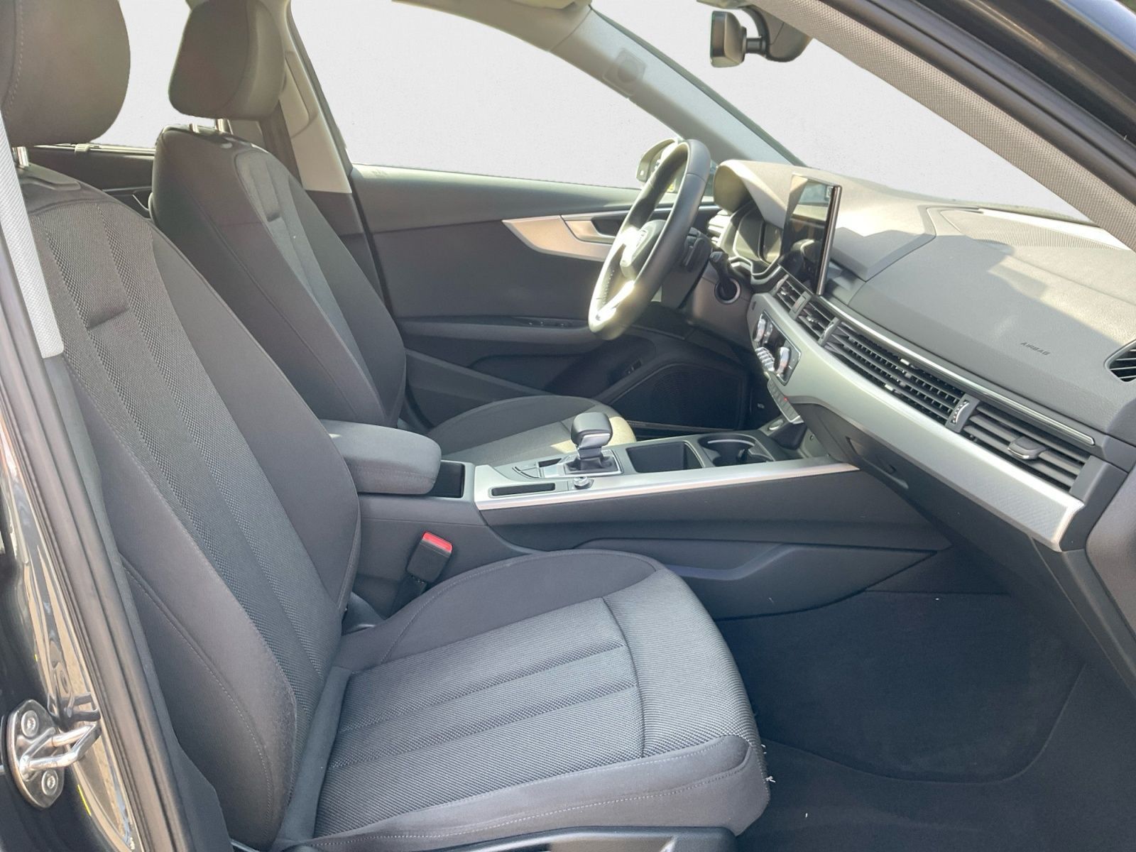 Audi A4 - Bild 17