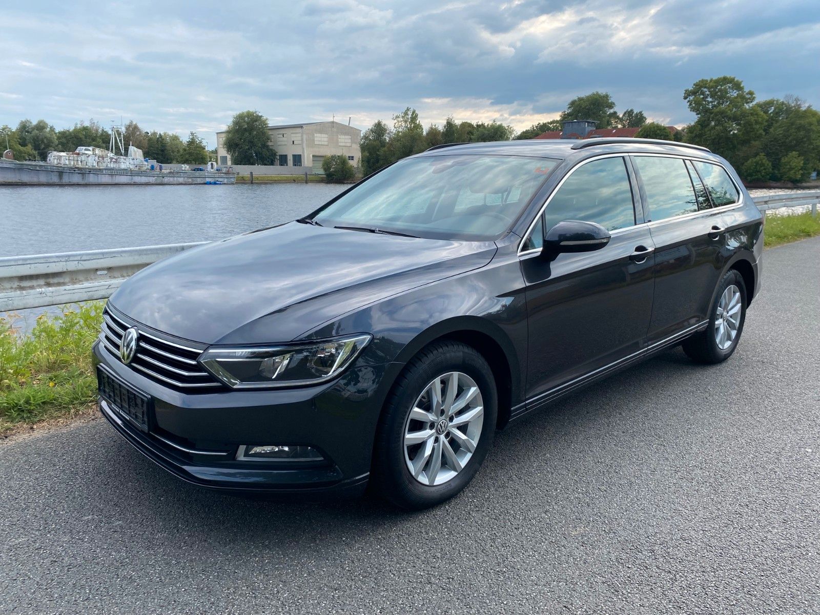 Volkswagen Volkswagen Passat  Variant Trendline BMT/Start-Sto