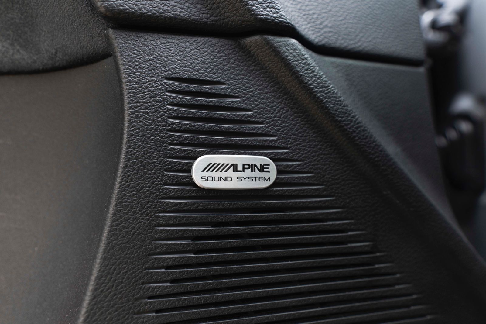 Fahrzeugabbildung Dodge Challenger 5.7L  R/T SHAKER CARPLAY KAM ALPINE