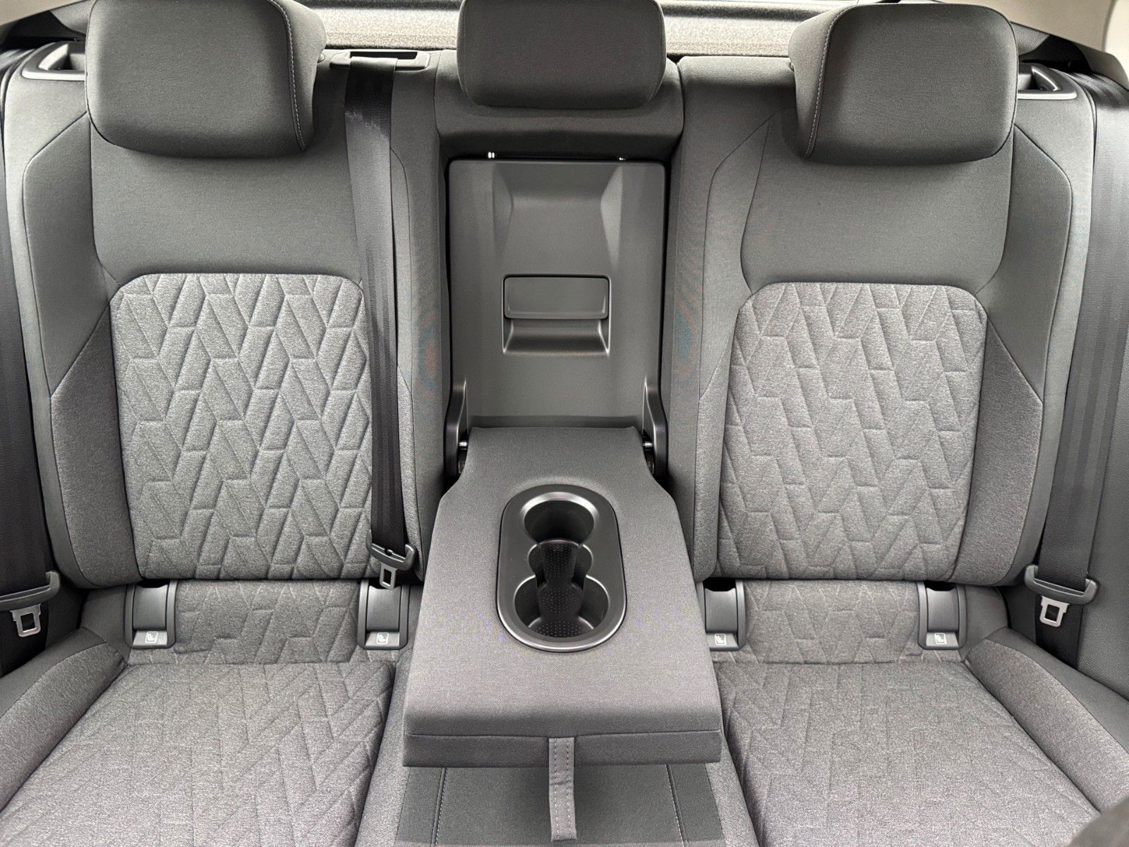 Fahrzeugabbildung Volkswagen Golf VIII Lim. 1.5 TSI Life