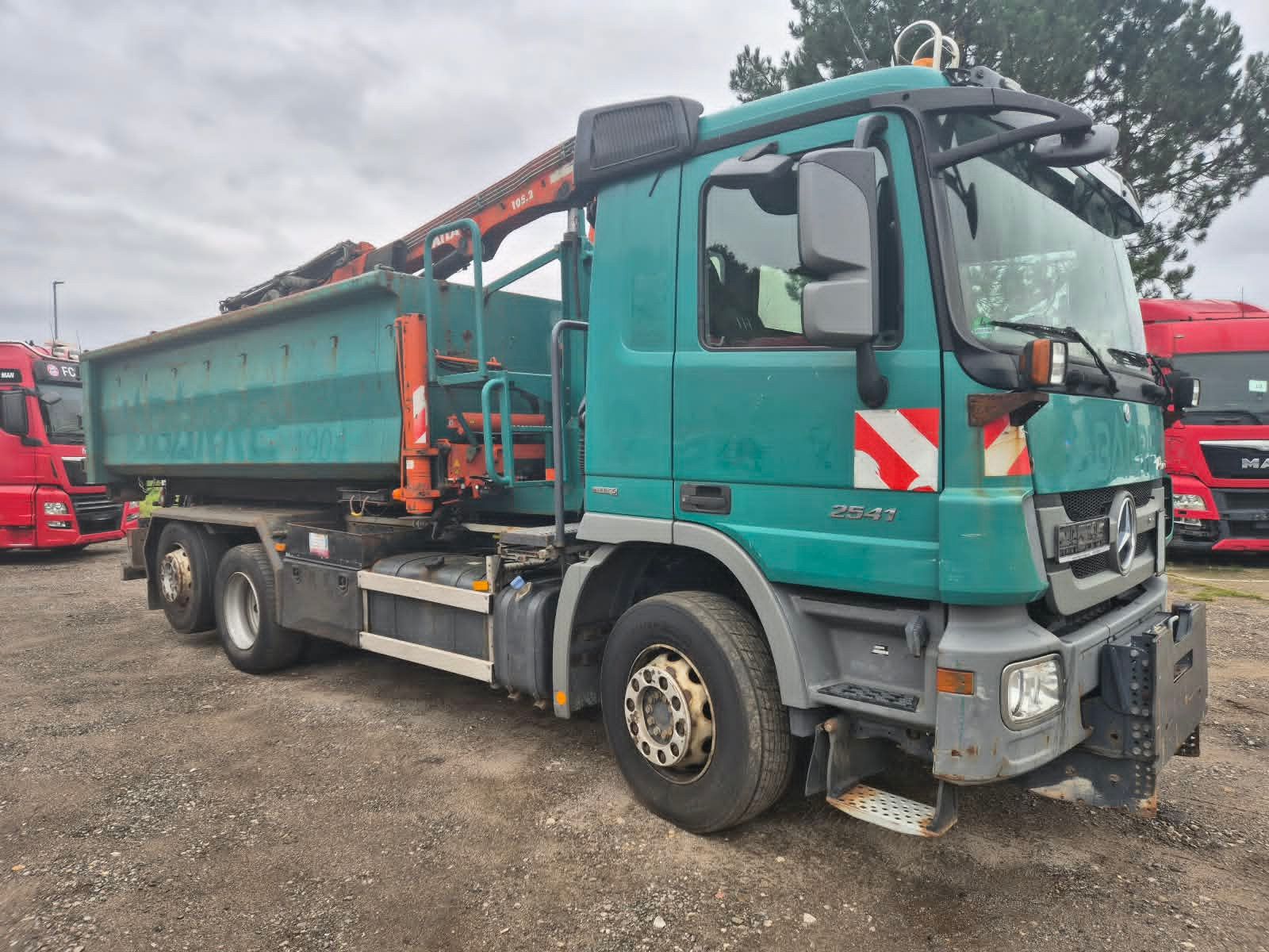 Mercedes-Benz 2641 Abrollkipper 6x2 Containerkran Atlas Euro5