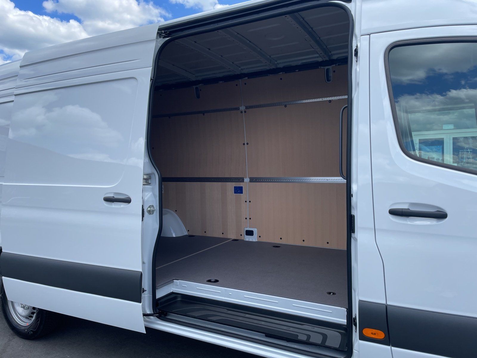 Fahrzeugabbildung Mercedes-Benz Sprinter 317 CDI Kasten PRO Hochdach Lang