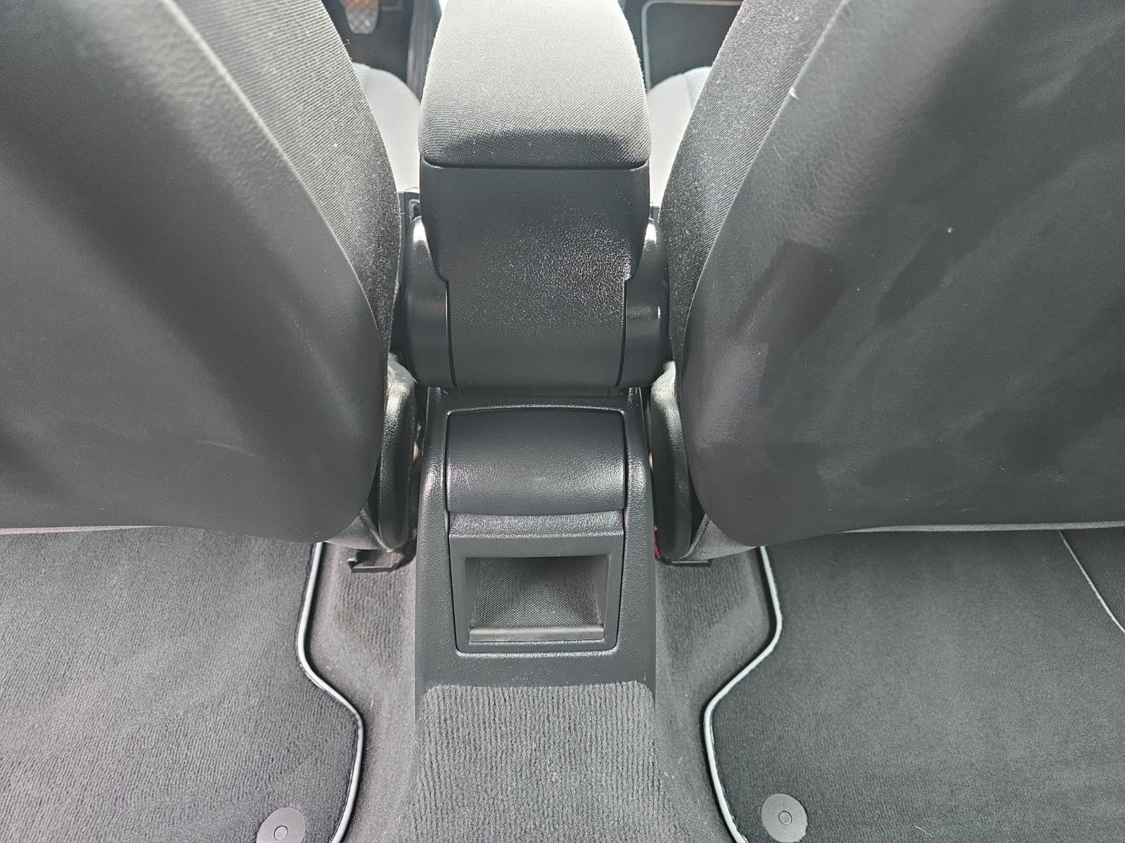 Fahrzeugabbildung Audi A3 Sportback 1.2 TFSI Attraction+Klima+SHZ