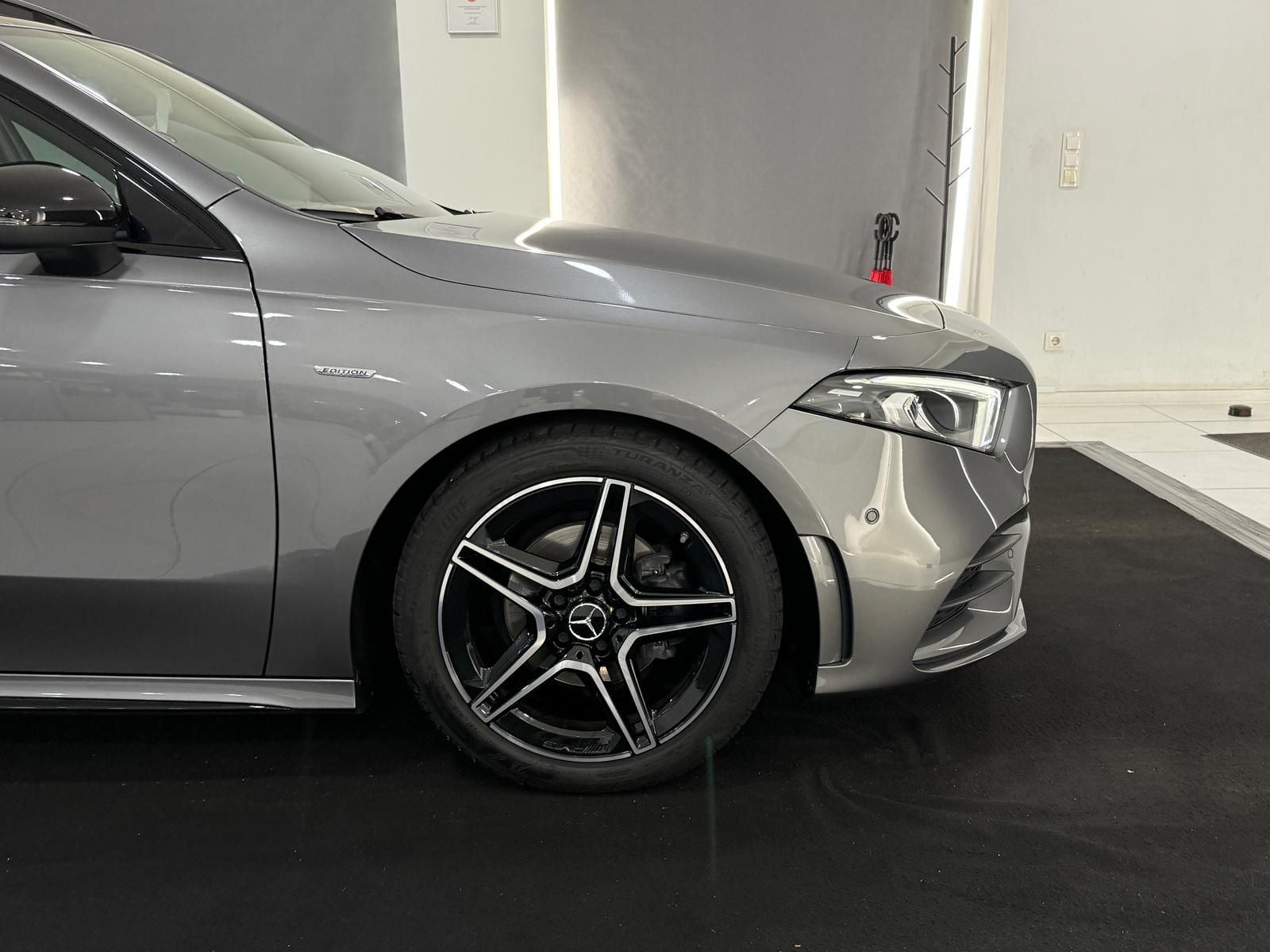 Mercedes-Benz A 180 7G AMG-LINE Edition 2021 PANO WIDE KAM LED foto 4