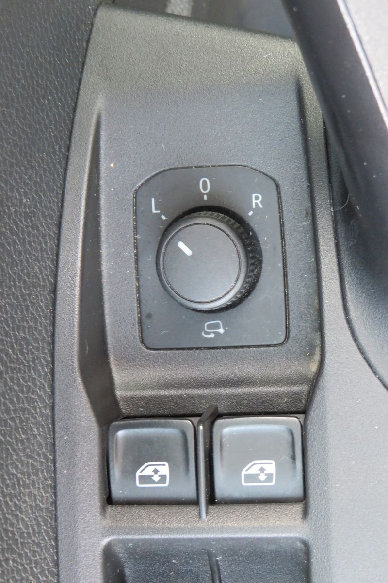 Fahrzeugabbildung SEAT Arona Style DSG GRA KAMERA SITZH. PDC APP-CON 1H