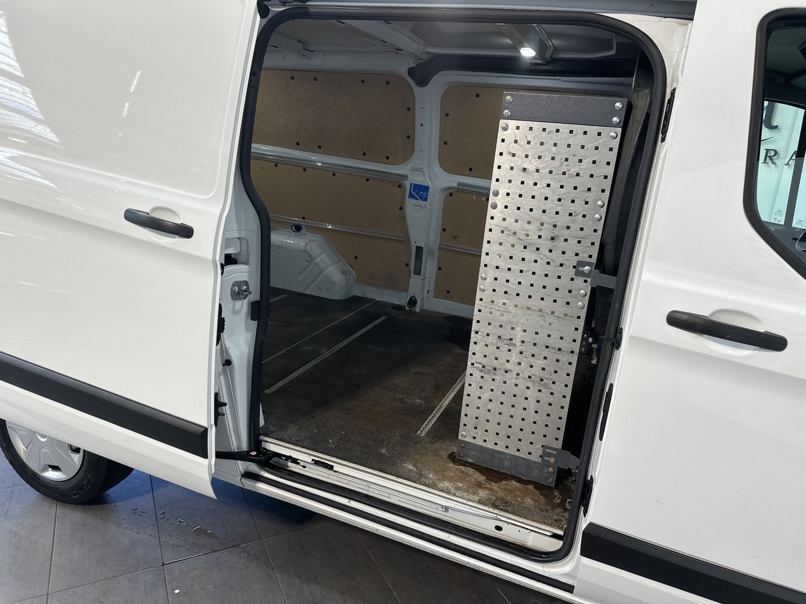 Fahrzeugabbildung Ford Custom 300 L2 NAV+BLUETOOTH+KAMERA+KLIMA+SHZ+PP