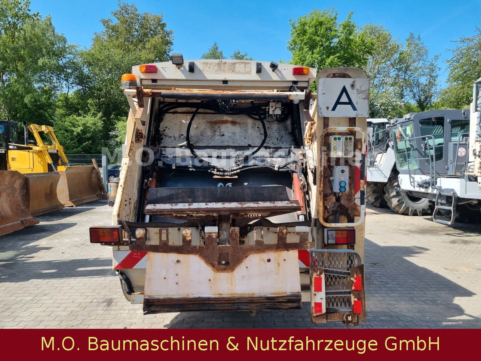 Fahrzeugabbildung Mercedes-Benz Vario 818 D / Euro 5  / Zöller Micro XL /