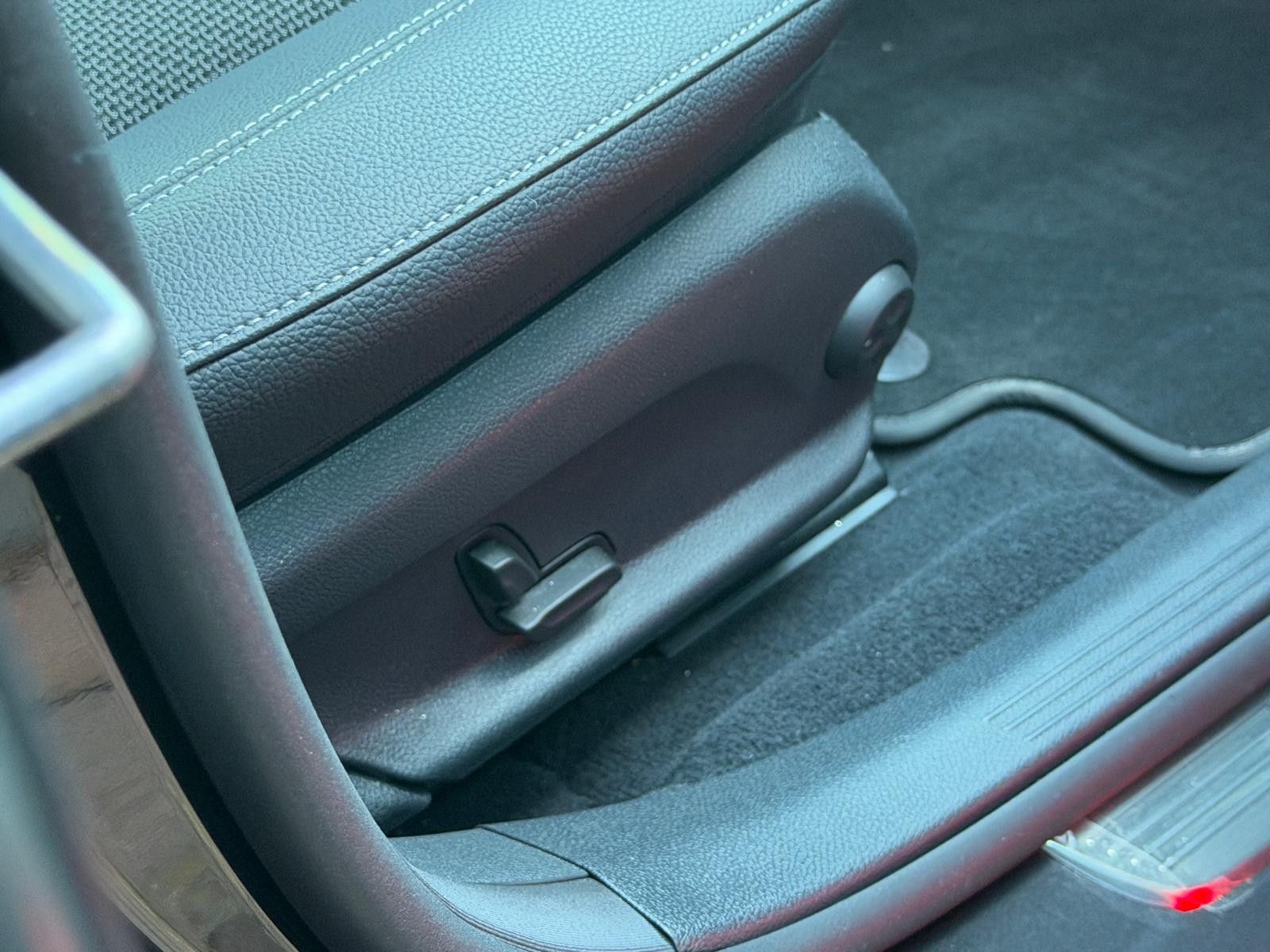 Fahrzeugabbildung Mercedes-Benz E 300 E Lim*Avantgarde*E 300 de 4Matic*360*Burm.