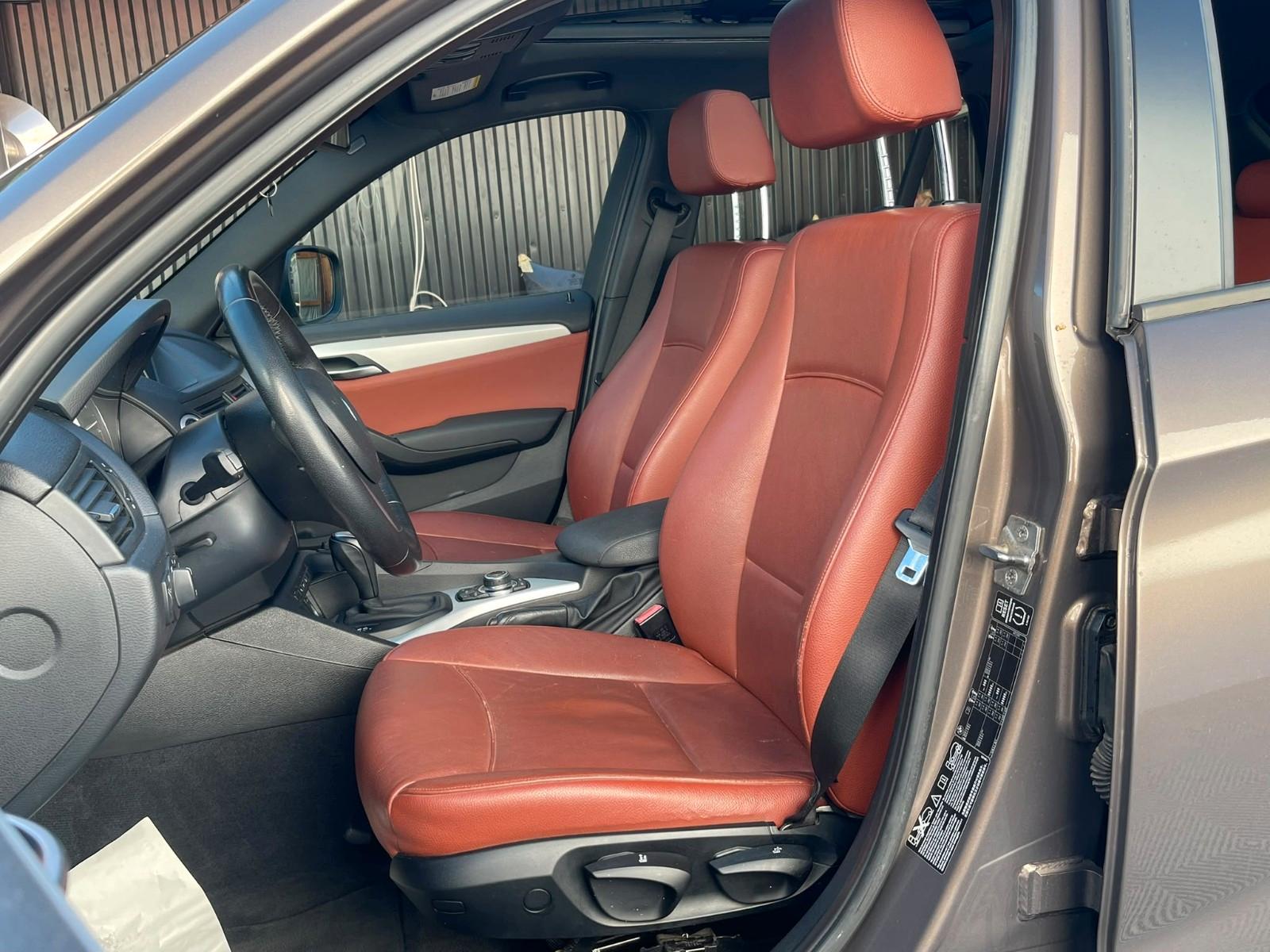 BMW X1 xDrive18d 143 ch xLine • 4x4 • Boîte auto • Toit pano • GPS • Radars AV/AR
