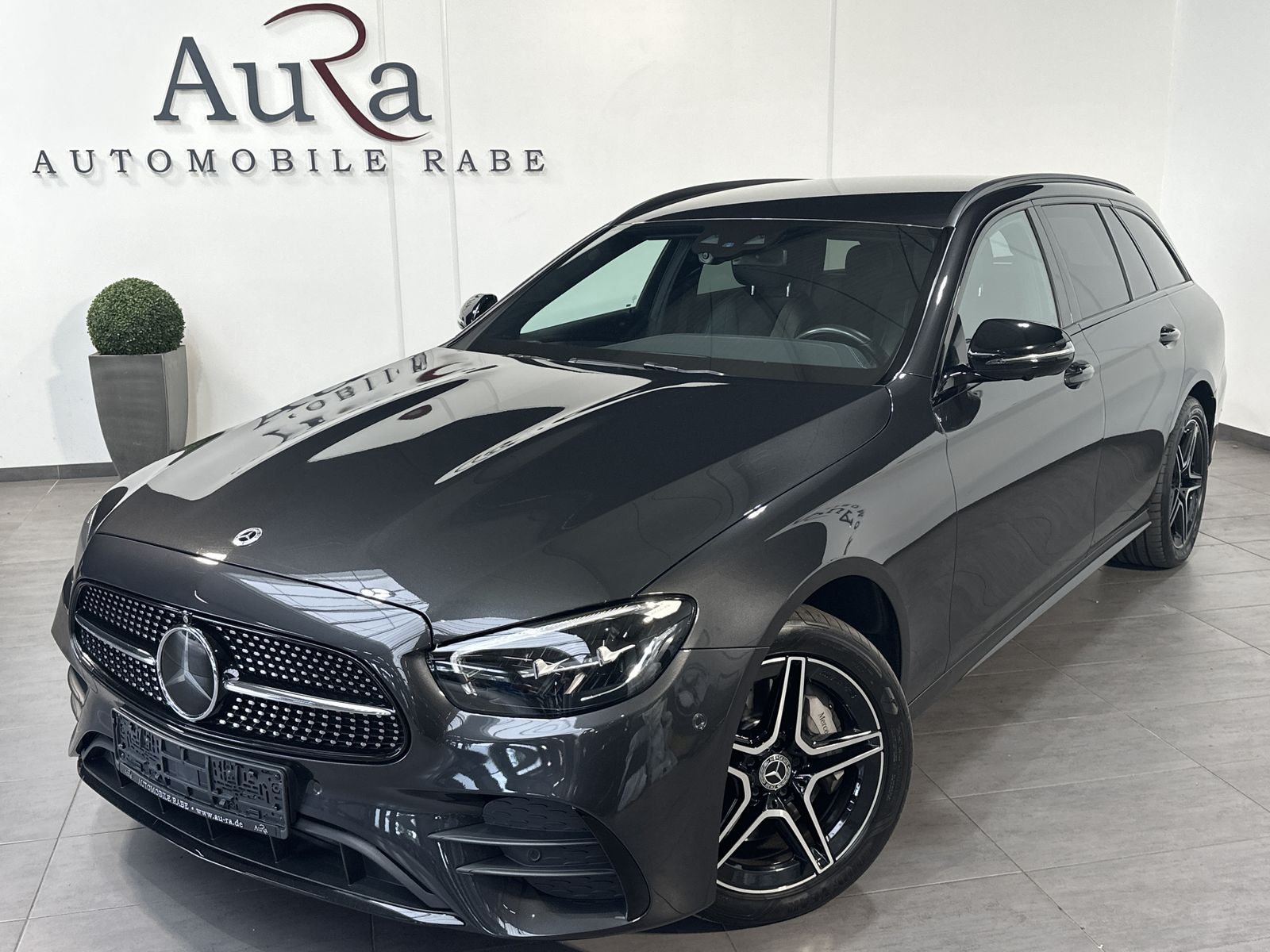 Fahrzeugabbildung Mercedes-Benz E 300de T 4Matic AMG-Line NAV+LED+360°+BURMESTER
