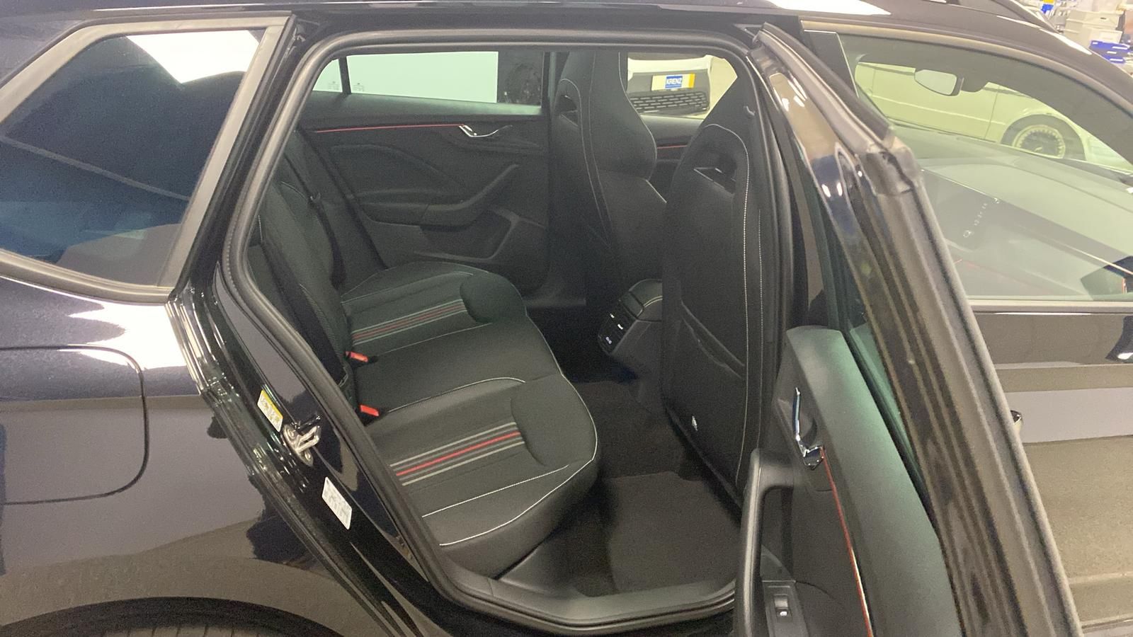 Fahrzeugabbildung SKODA Kamiq Monte Carlo 1.5TSI DSG+AHK+MATRIX+PANO+ACC