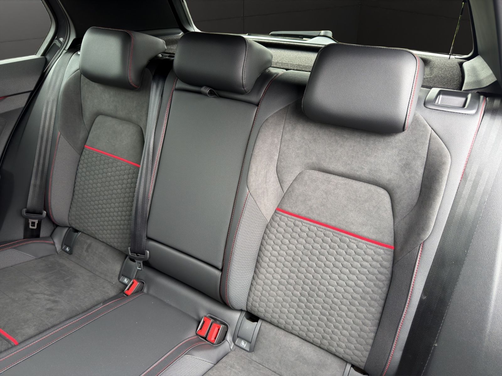 Volkswagen Golf VIII GTI Clubsport *Akrapovic/Panodach/H&K foto 16