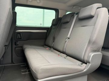 Opel Zafira Life - 11