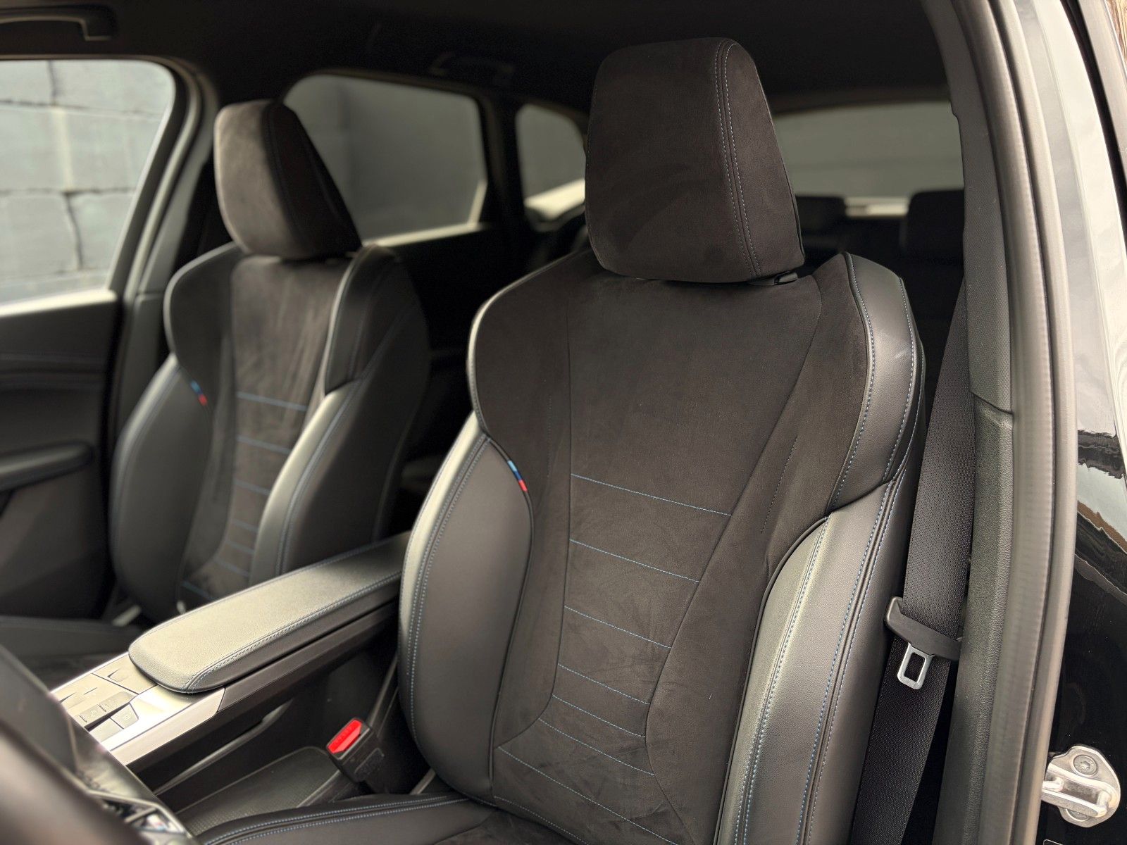Fahrzeugabbildung BMW 218i Active Tourer M Sport Alcan. Massage CAM