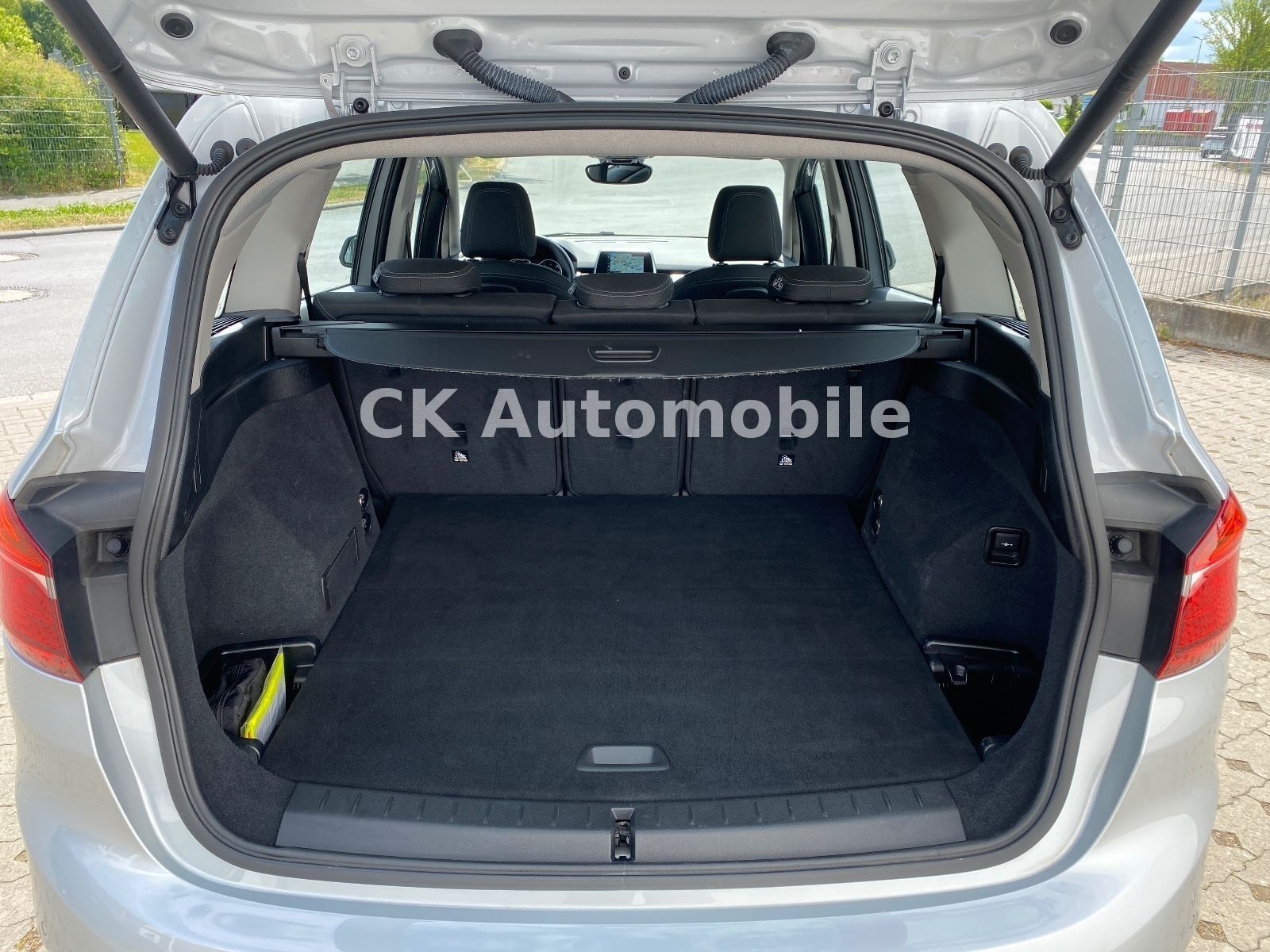 Fahrzeugabbildung BMW 216 d Gran Tourer Advantage/Automatik/Navi/PDC
